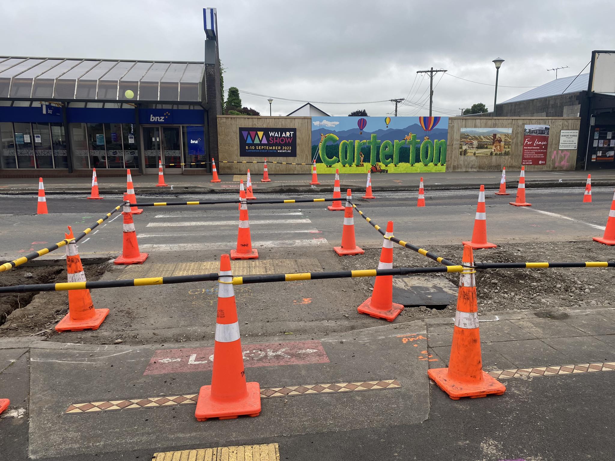 High St roadworks update, Friday 1 December Stopgo lights, Holloway